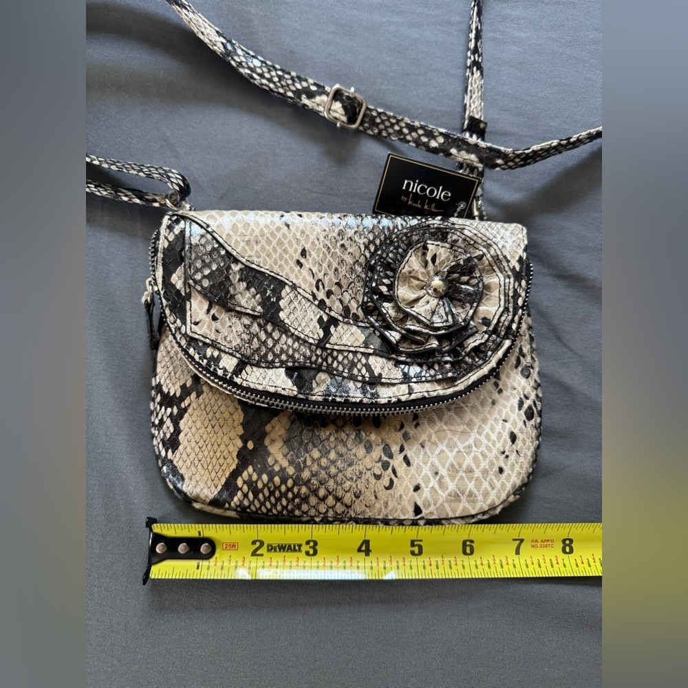 Nicole Miller Shoulder Bag - Picture 3 of 9